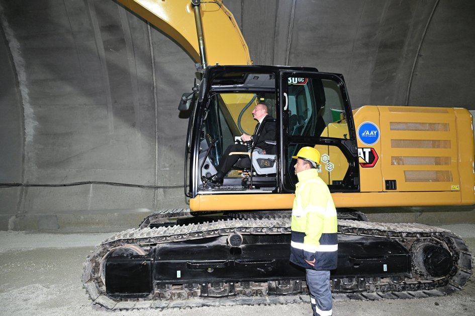 President Ilham Aliyev inspects construction progress of Ahmadbayli-Fuzuli-Shusha highway, attends opening of first tunnel (PHOTO/VIDEO)