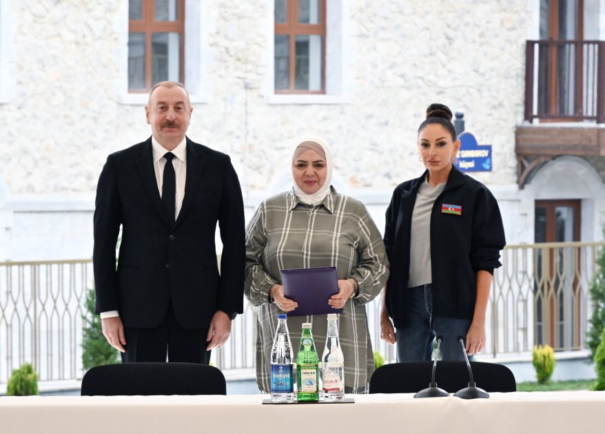 President Ilham Aliyev, First Lady Mehriban Aliyeva attend opening of first residential complex, meet with residents in Shusha (PHOTO/VIDEO)