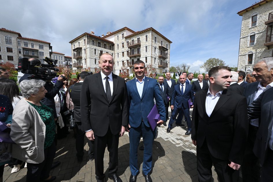 President Ilham Aliyev, First Lady Mehriban Aliyeva attend opening of first residential complex, meet with residents in Shusha (PHOTO/VIDEO)