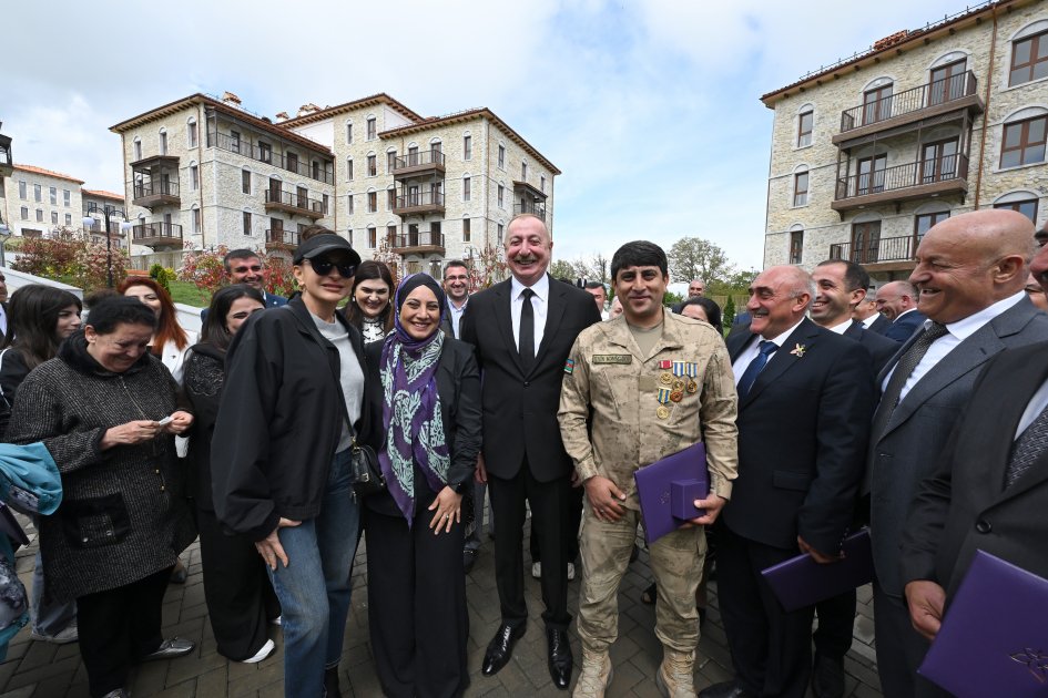 President Ilham Aliyev, First Lady Mehriban Aliyeva attend opening of first residential complex, meet with residents in Shusha (PHOTO/VIDEO)