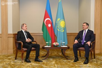 FMs of Azerbaijan and Kazakhstan meet (PHOTO)
