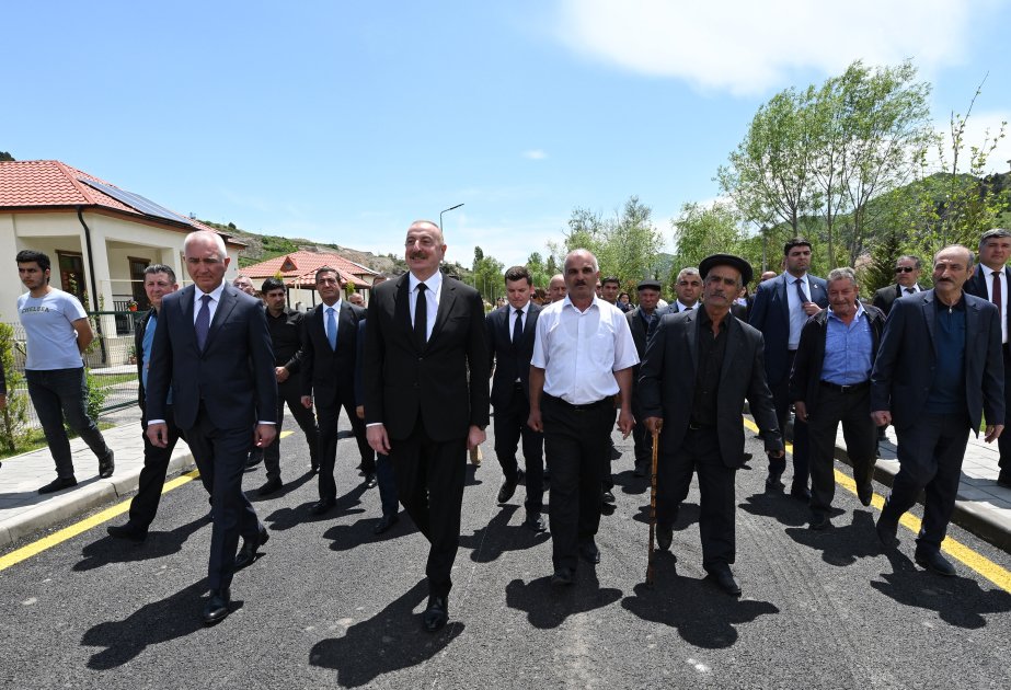 President Ilham Aliyev meets with Sus village natives (PHOTO/VIDEO)