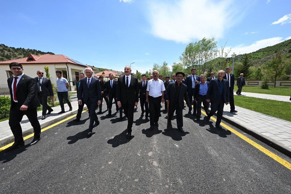 President Ilham Aliyev meets with Sus village natives (PHOTO/VIDEO)