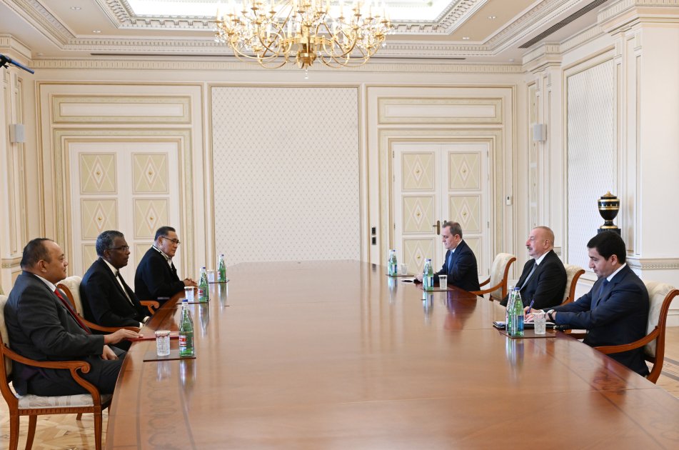 President Ilham Aliyev receives Tuvalu Governor-General, Tonga's PM, Bahamas FM (PHOTO/VIDEO)