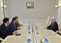 Azerbaijani parliament hosts meeting with European MP (PHOTO)