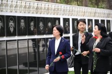 Delegation of Chinese People's Political Consultative Conference visits tomb of Great Leader Heydar Aliyev, Alley of Martyrs (PHOTO)