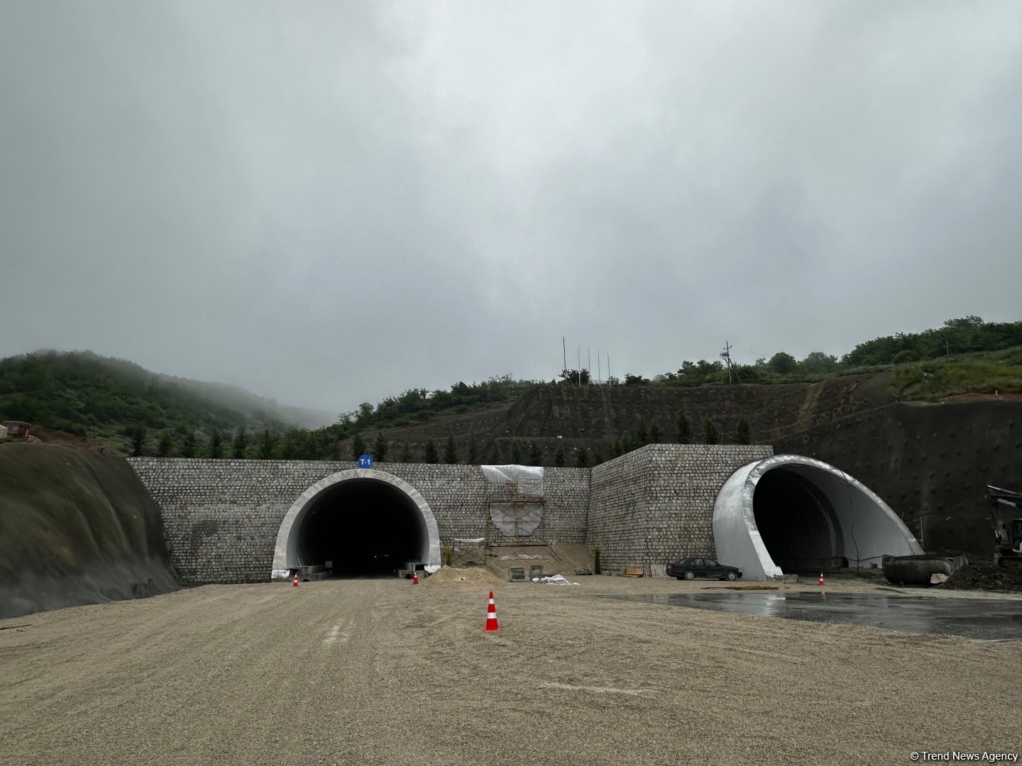 Media reps view Azerbaijan's Ahmadbayli-Fuzuli-Shusha highway building progress (PHOTO)