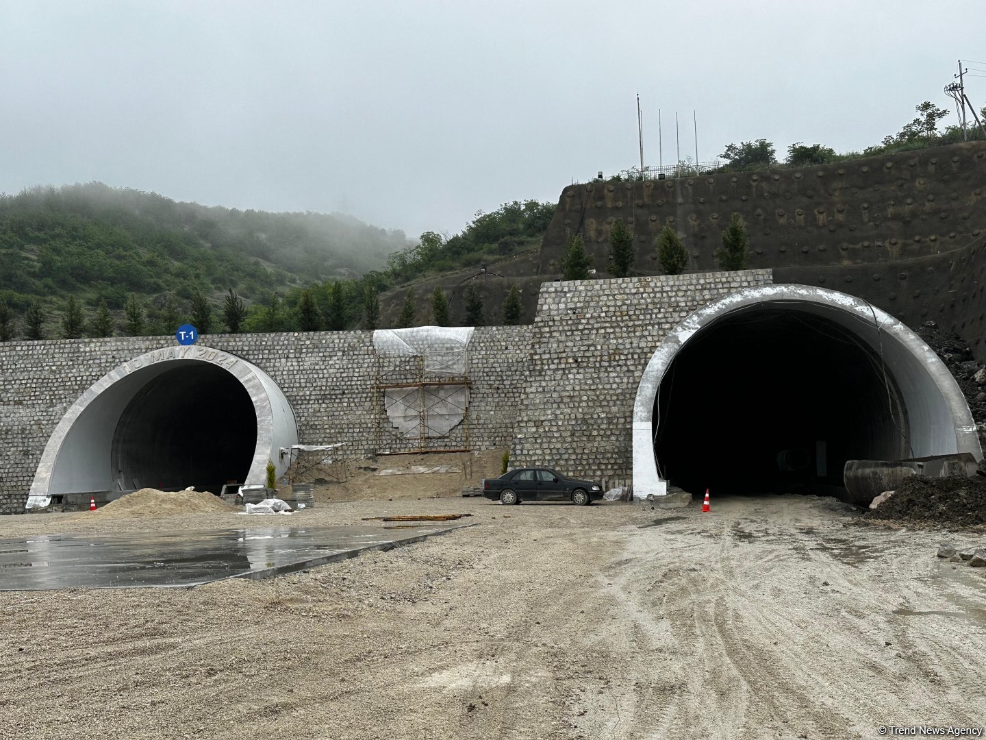 Media reps view Azerbaijan's Ahmadbayli-Fuzuli-Shusha highway building progress (PHOTO)