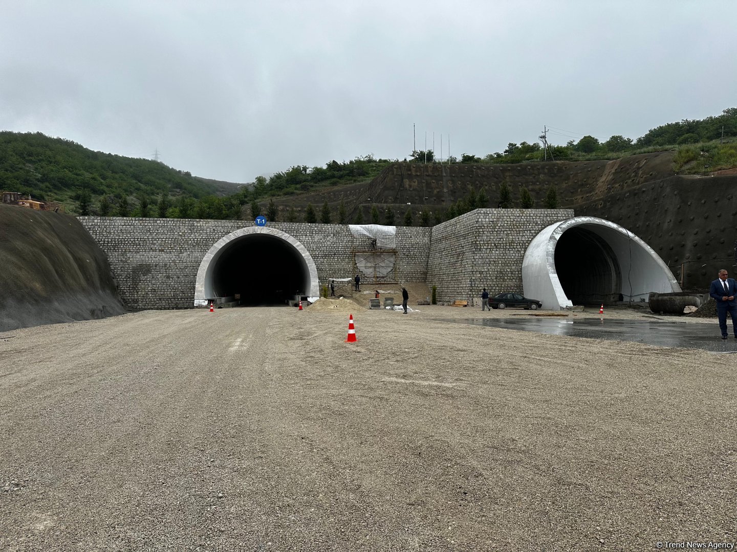 Media reps view Azerbaijan's Ahmadbayli-Fuzuli-Shusha highway building progress (PHOTO)