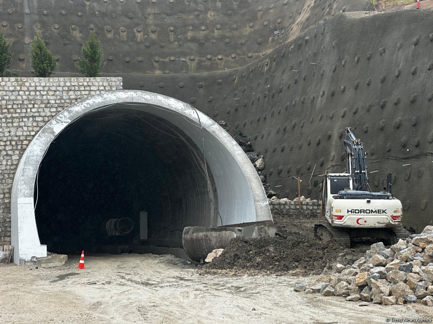 Media reps view Azerbaijan's Ahmadbayli-Fuzuli-Shusha highway building progress (PHOTO)
