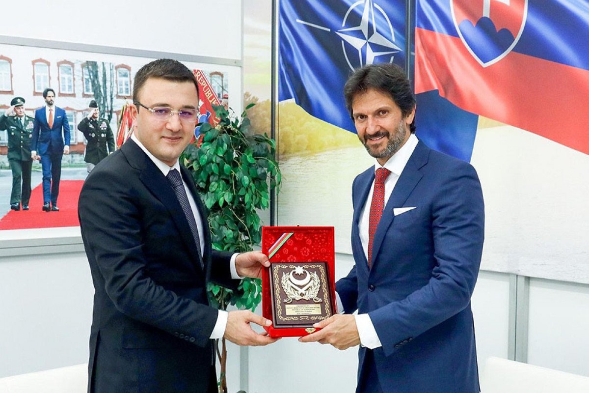 Azerbaijan, Slovakia delve into military-technical cooperation