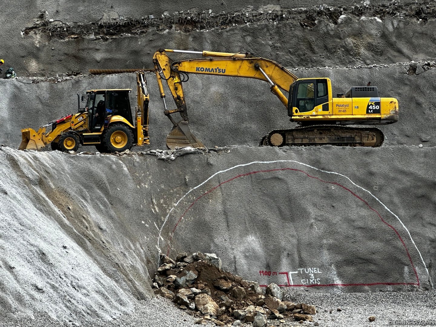 Media reps become familiar with construction works on Khankendi-Shusha-Lachin highway (PHOTO)