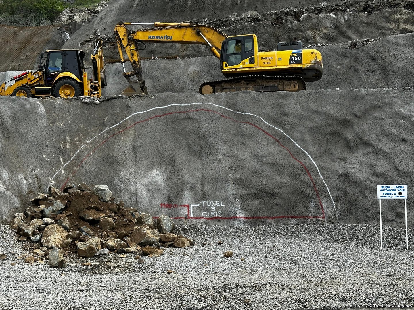 Media reps become familiar with construction works on Khankendi-Shusha-Lachin highway (PHOTO)
