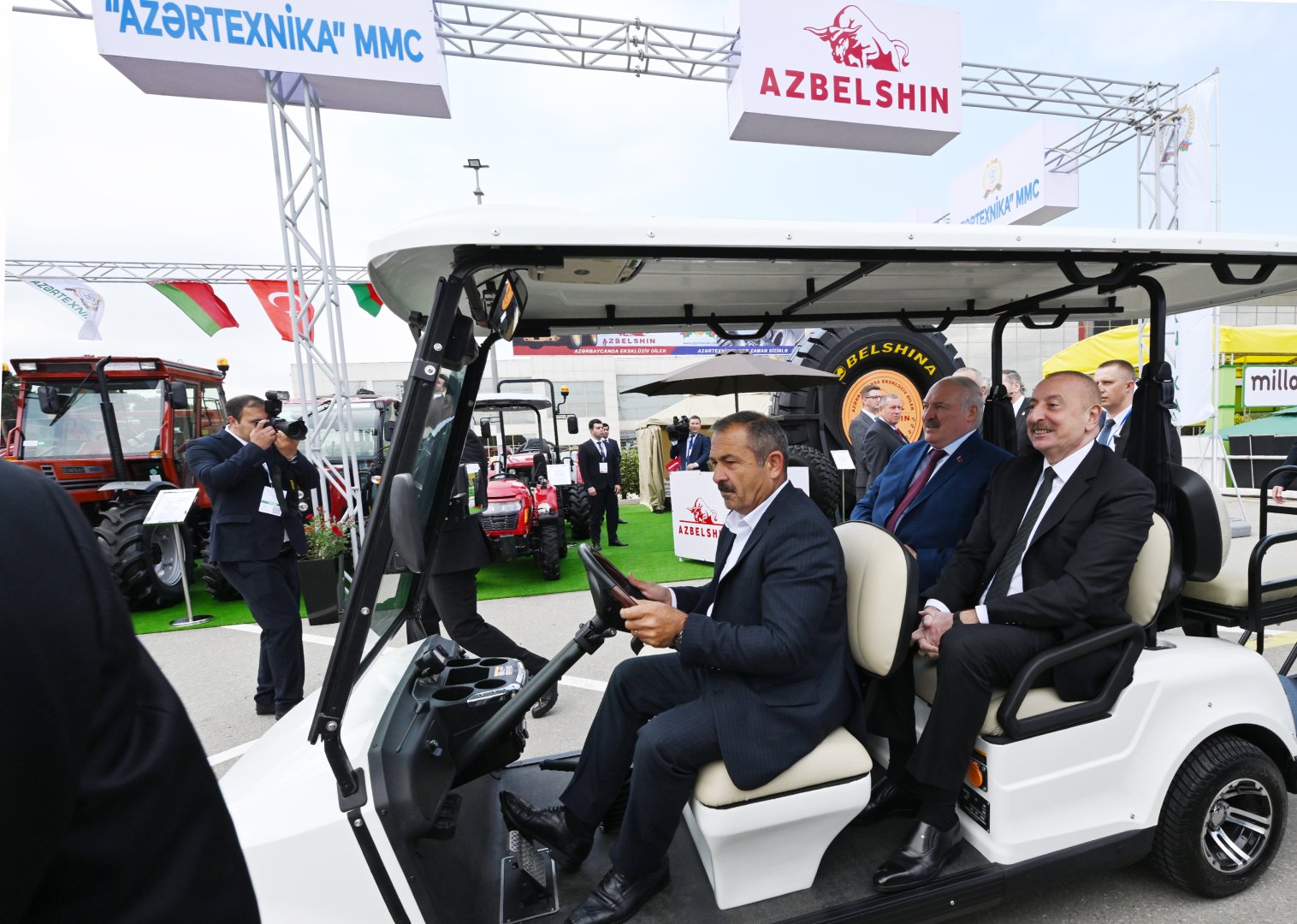 President Ilham Aliyev, President of Belarus familiarized themselves with Caspian Agro and InterFood Azerbaijan exhibitions (PHOTO/VIDEO)