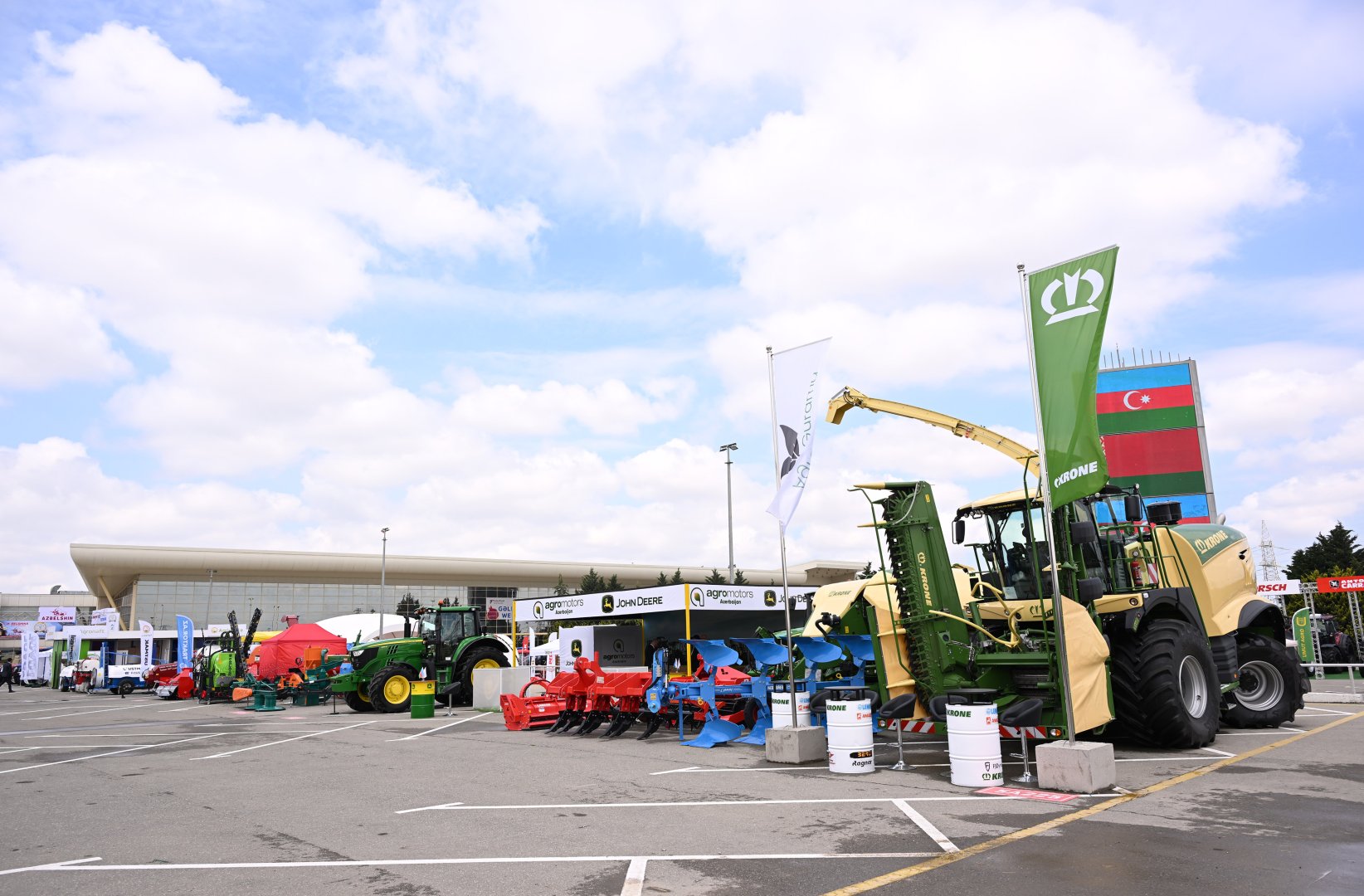 President Ilham Aliyev, President of Belarus familiarized themselves with Caspian Agro and InterFood Azerbaijan exhibitions (PHOTO/VIDEO)