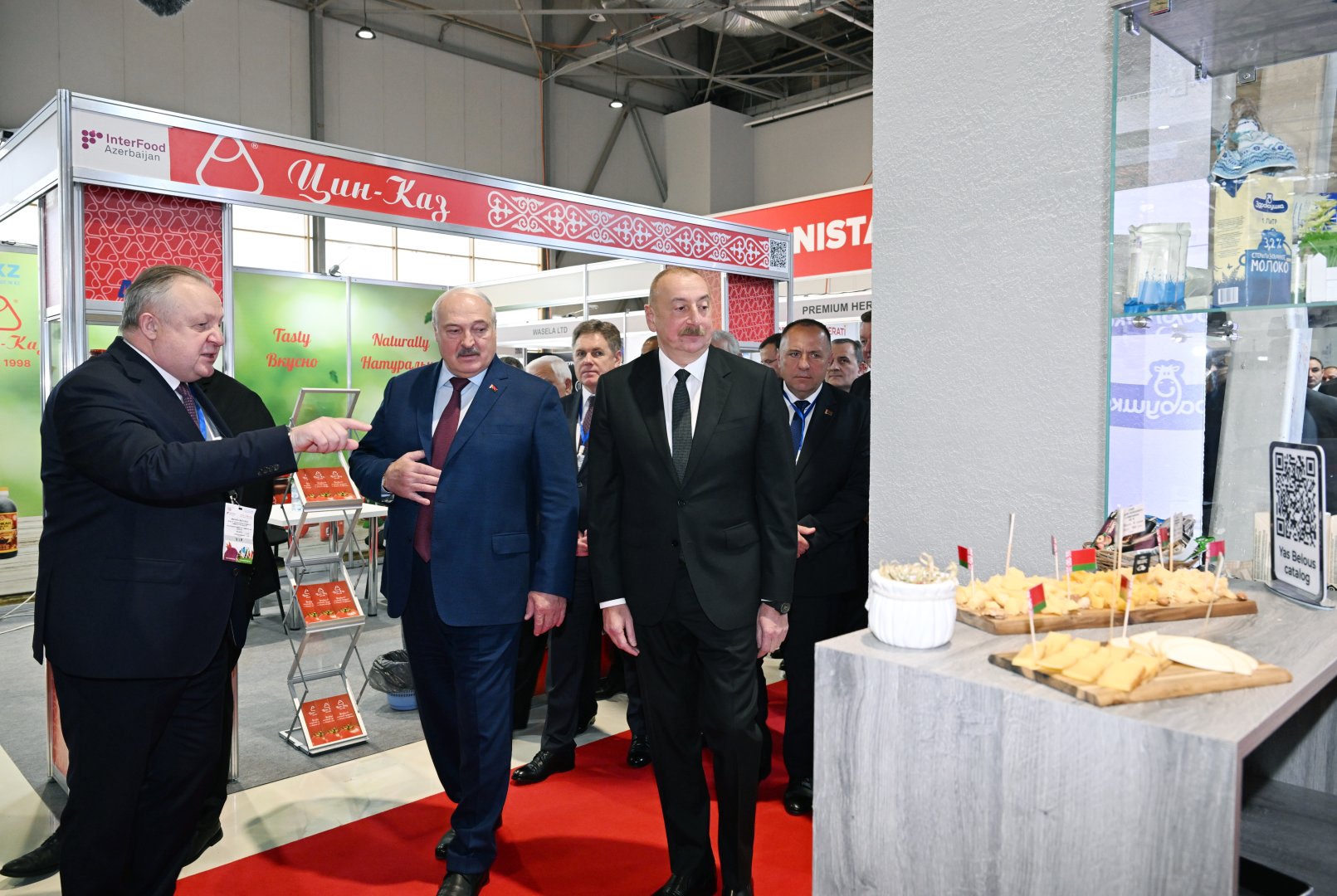 President Ilham Aliyev, President of Belarus familiarized themselves with Caspian Agro and InterFood Azerbaijan exhibitions (PHOTO/VIDEO)