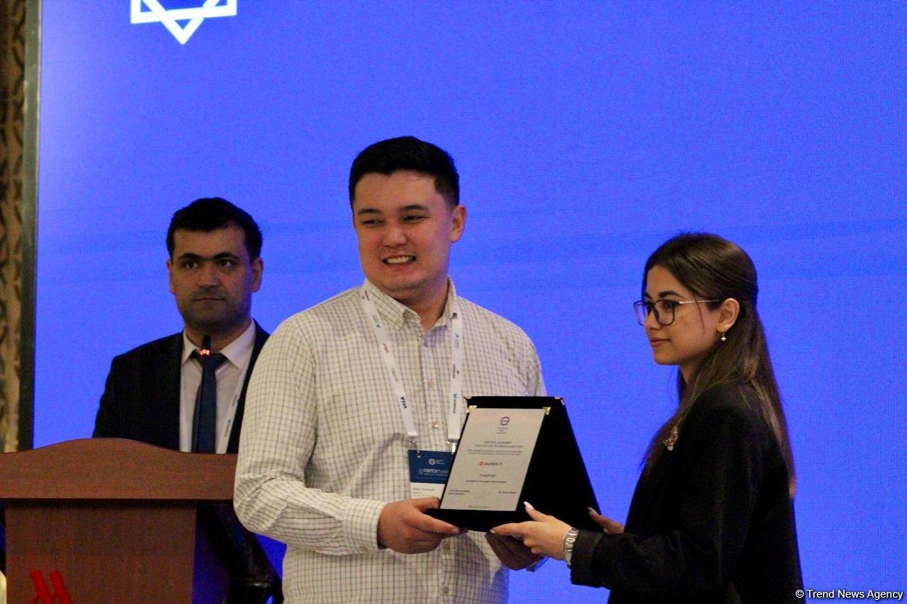 Fintex Summit 2024 in Baku holds award ceremony for sponsors and partners (PHOTO)
