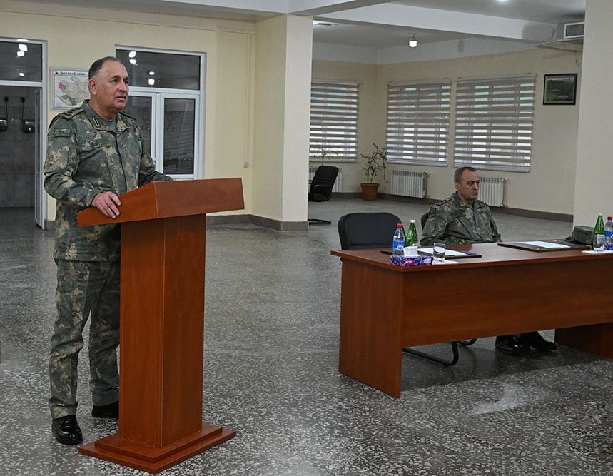 Azerbaijani Defense Ministry execs visit mobilization training camps (PHOTO)