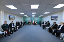 President Ilham Aliyev, President Ebrahim Raisi hold meeting in the presence of delegations (PHOTO)