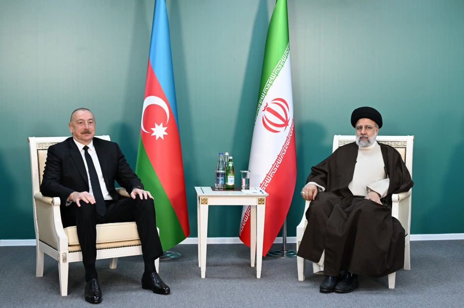 President Ilham Aliyev, President Ebrahim Raisi hold meeting in the presence of delegations (PHOTO)