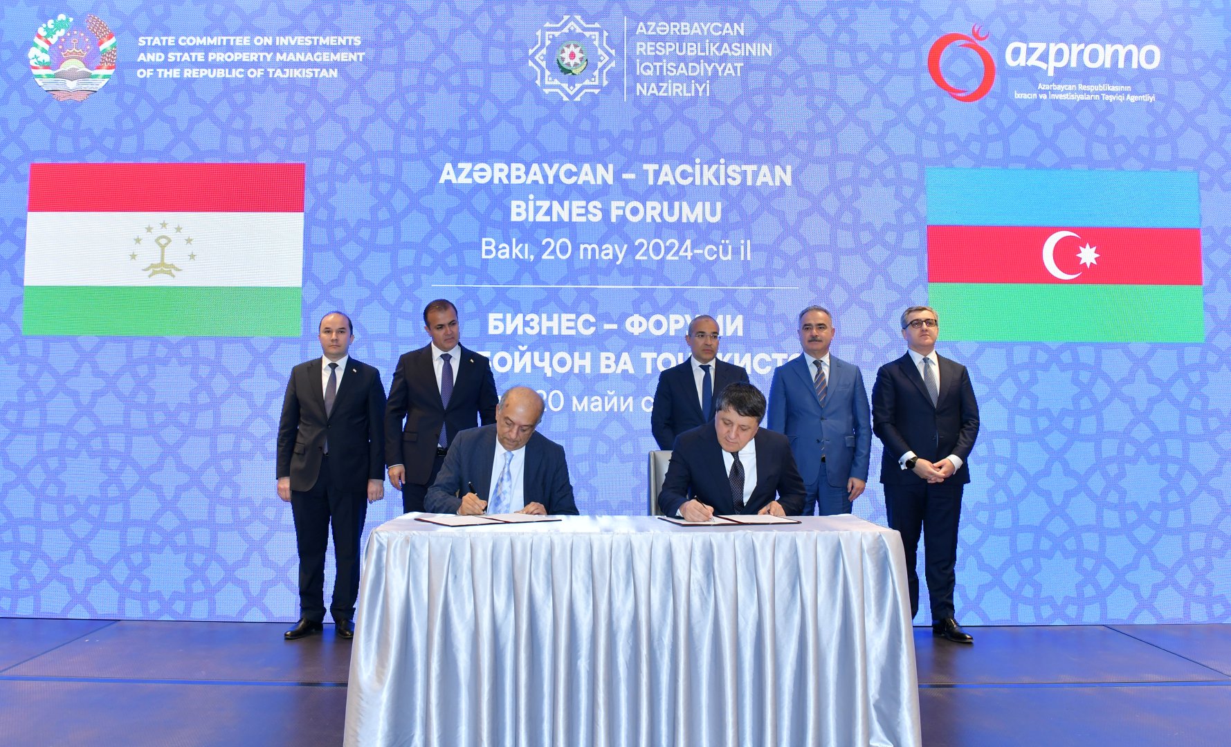 Tajikistan, Azerbaijan sign number of documents on cooperation (PHOTO)