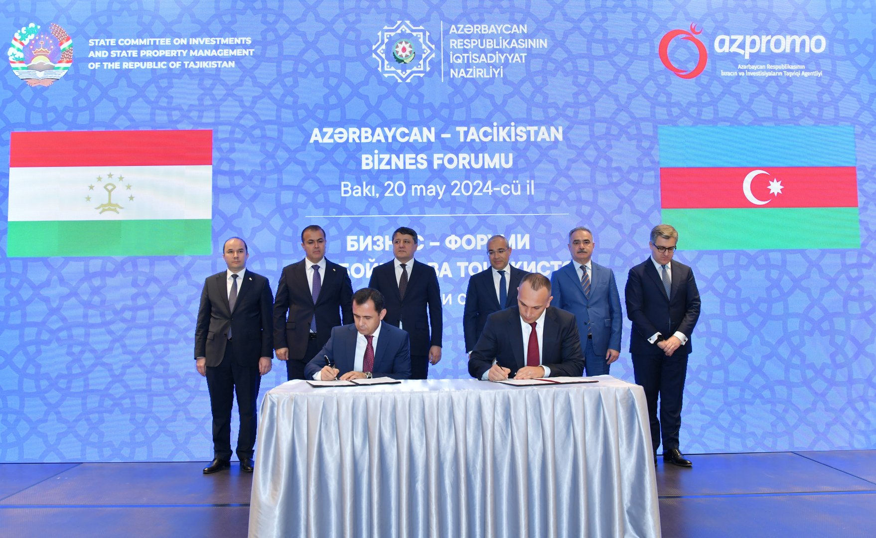 Tajikistan, Azerbaijan sign number of documents on cooperation (PHOTO)