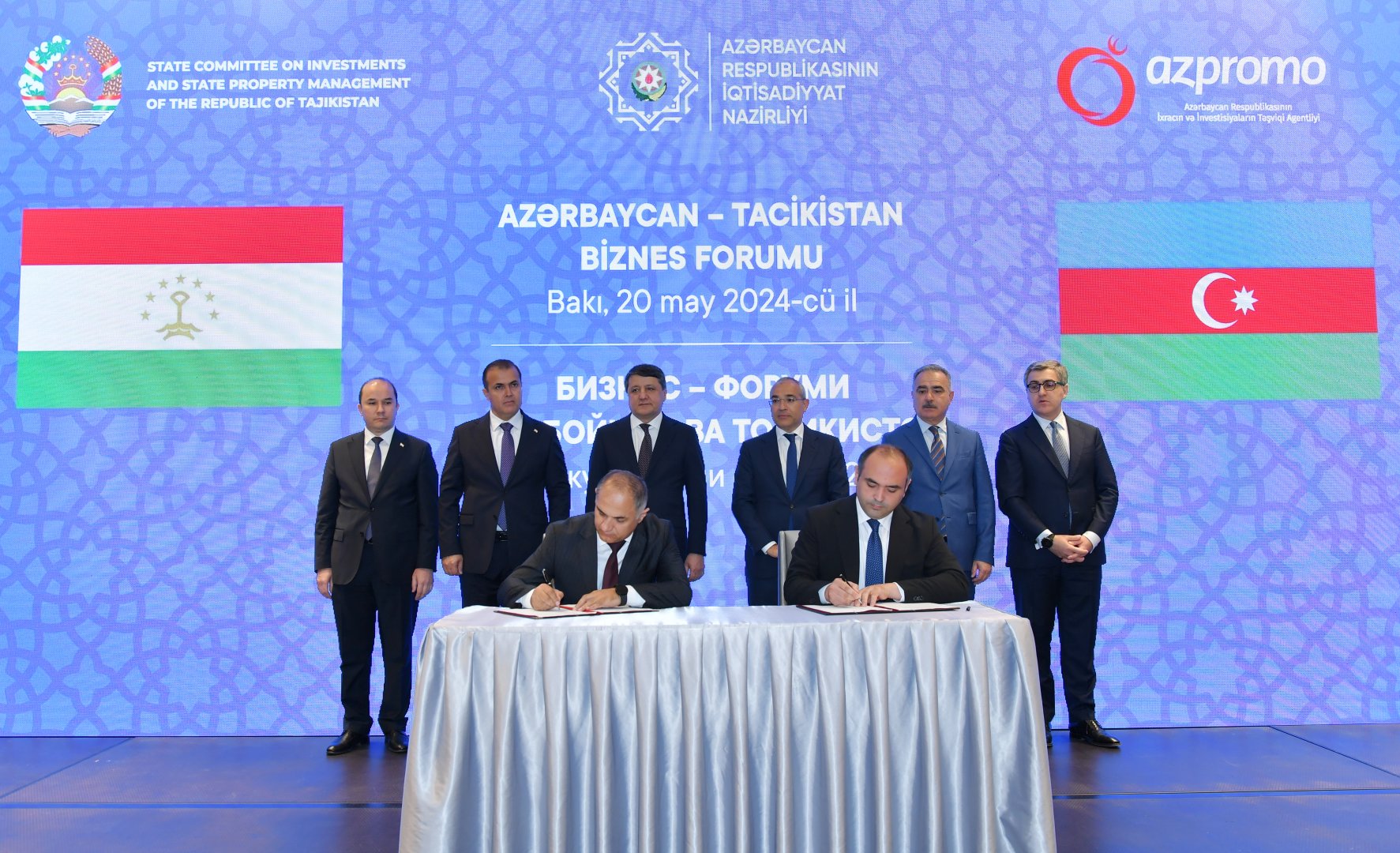 Tajikistan, Azerbaijan sign number of documents on cooperation (PHOTO)