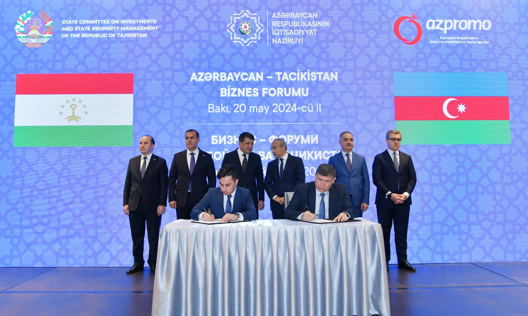 Tajikistan, Azerbaijan sign number of documents on cooperation (PHOTO)