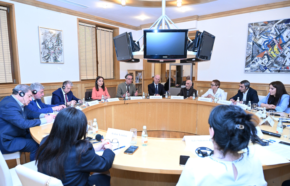 “Nizami Ganjavi Manuscripts Union Catalogue and Database” project presented to scientific community (PHOTO)