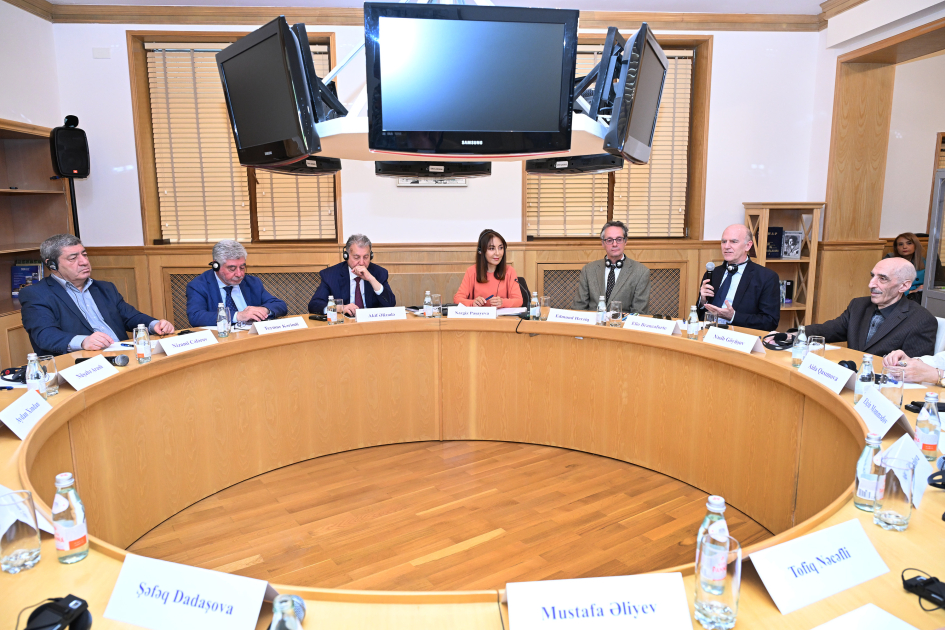 “Nizami Ganjavi Manuscripts Union Catalogue and Database” project presented to scientific community (PHOTO)