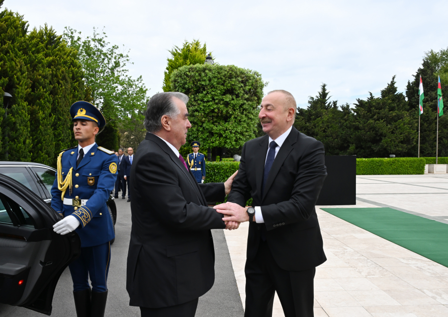 Baku hosts official welcome ceremony for President of Tajikistan (PHOTO)