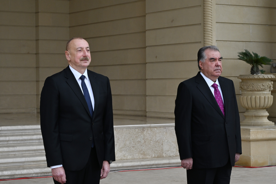 Baku hosts official welcome ceremony for President of Tajikistan (PHOTO)