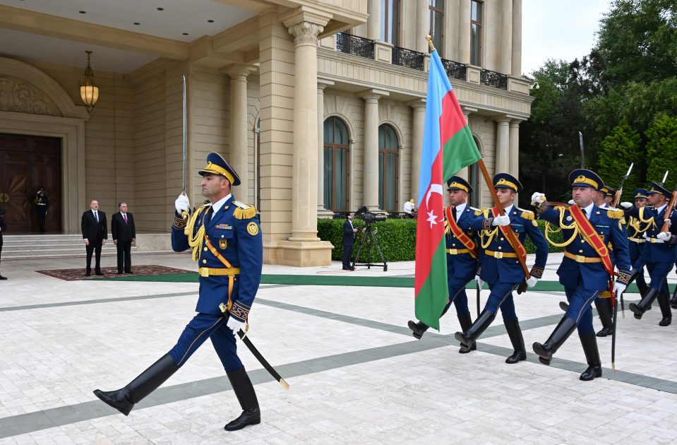 Baku hosts official welcome ceremony for President of Tajikistan (PHOTO)