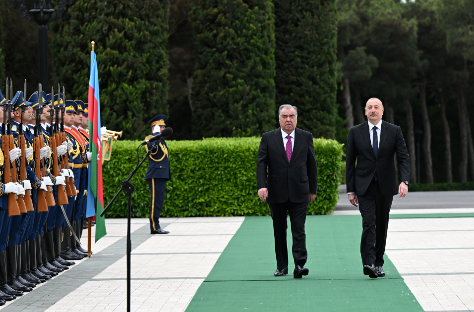 Baku hosts official welcome ceremony for President of Tajikistan (PHOTO)