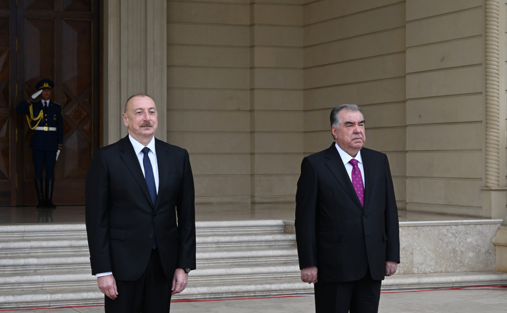 Baku hosts official welcome ceremony for President of Tajikistan (PHOTO)