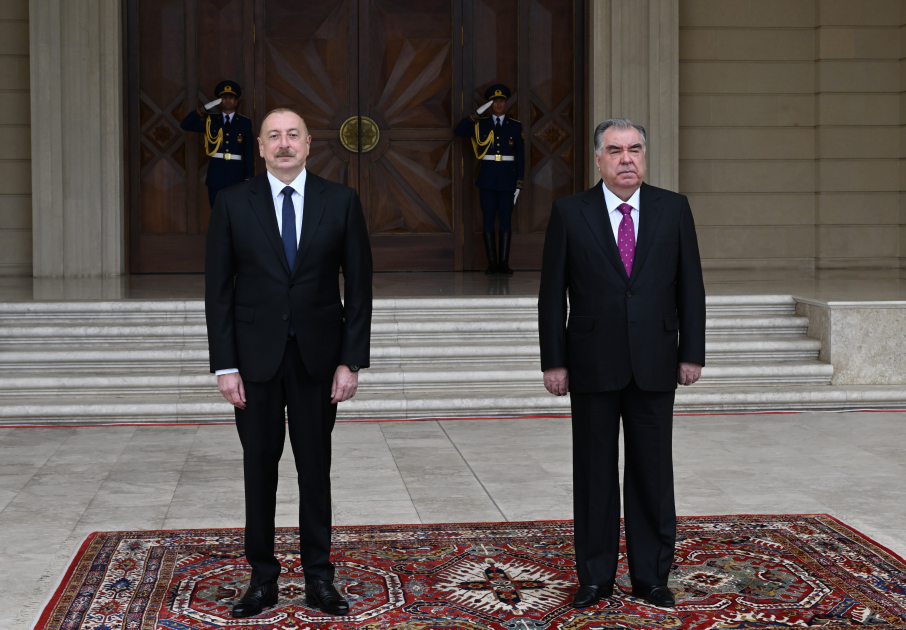 Baku hosts official welcome ceremony for President of Tajikistan (PHOTO)