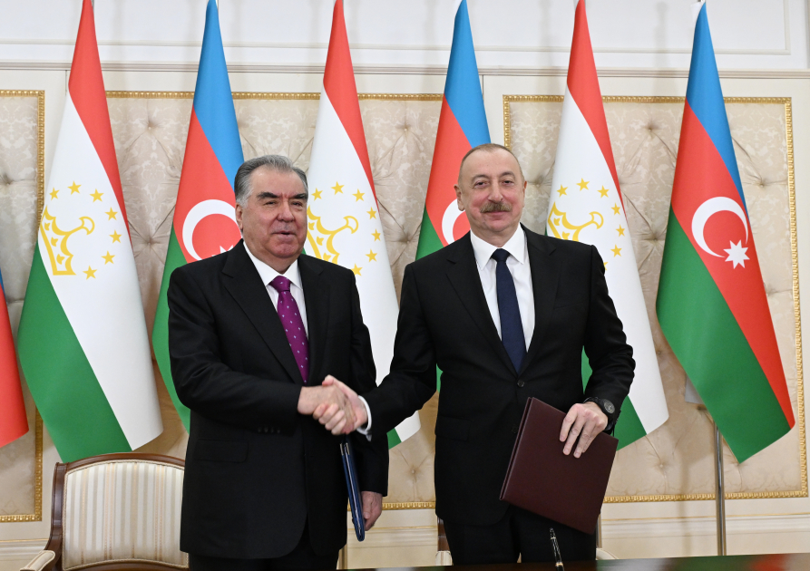 Azerbaijan, Tajikistan sign documents (PHOTO)