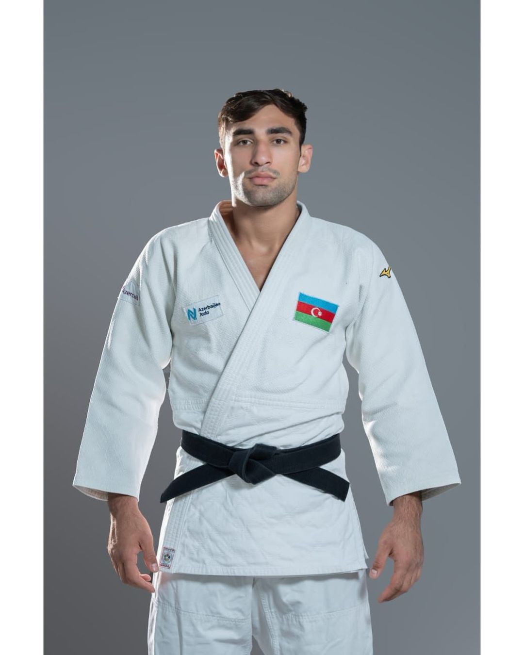 First VP Mehriban Aliyeva congratulats judoka Zelym Kotsoiev on winning world championship title (PHOTO)