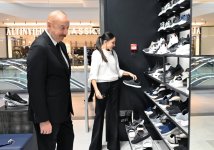 President Ilham Aliyev, First Lady Mehriban Aliyeva participate in presentation of Crescent Bay project and opening of Crescent Mall (PHOTO/VIDEO)
