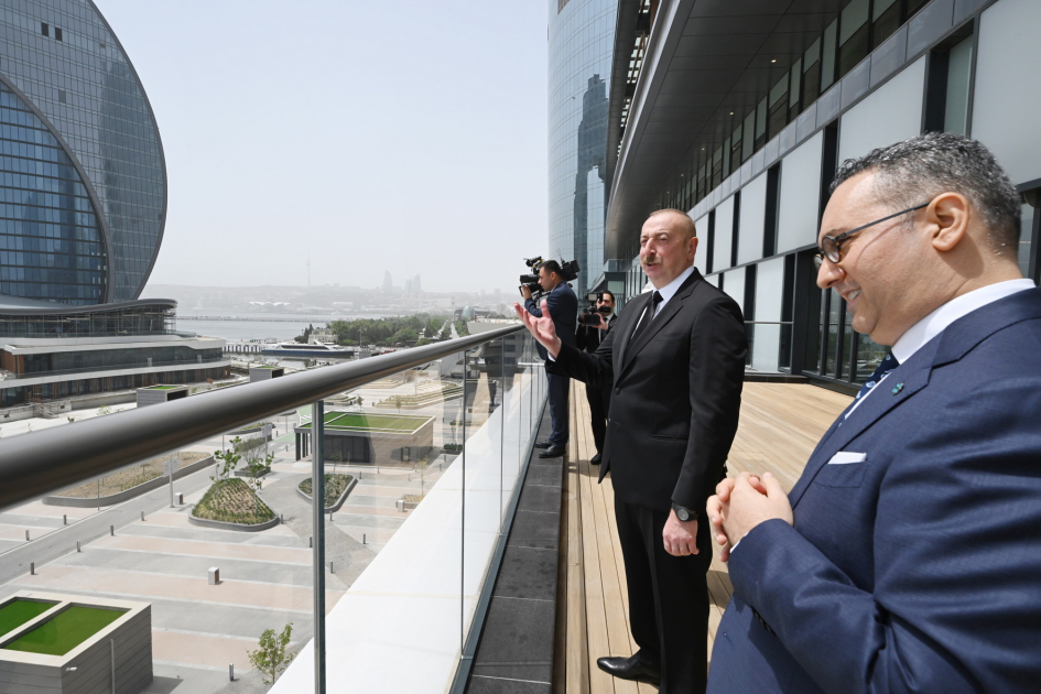 President Ilham Aliyev, First Lady Mehriban Aliyeva participate in presentation of Crescent Bay project and opening of Crescent Mall (PHOTO/VIDEO)