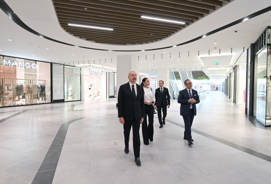 President Ilham Aliyev, First Lady Mehriban Aliyeva participate in presentation of Crescent Bay project and opening of Crescent Mall (PHOTO/VIDEO)