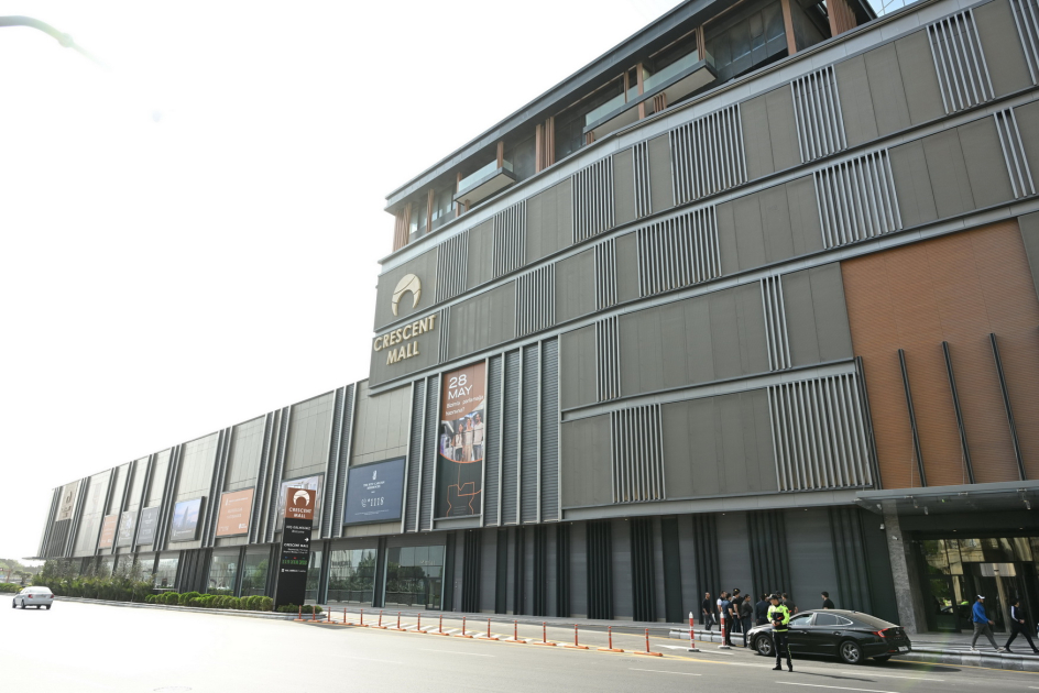 President Ilham Aliyev, First Lady Mehriban Aliyeva participate in presentation of Crescent Bay project and opening of Crescent Mall (PHOTO/VIDEO)