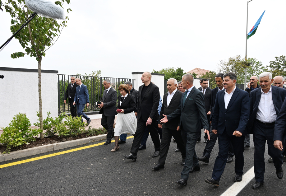 President Ilham Aliyev, First Lady Mehriban Aliyeva meet residents who relocated to Khojaly city (PHOTO/VIDEO)
