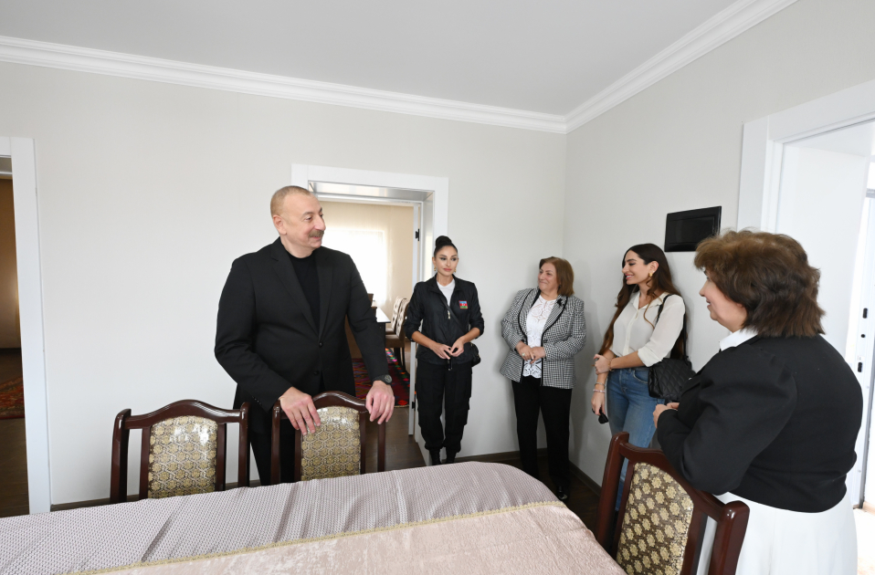 President Ilham Aliyev, First Lady Mehriban Aliyeva meet residents who relocated to Khojaly city (PHOTO/VIDEO)