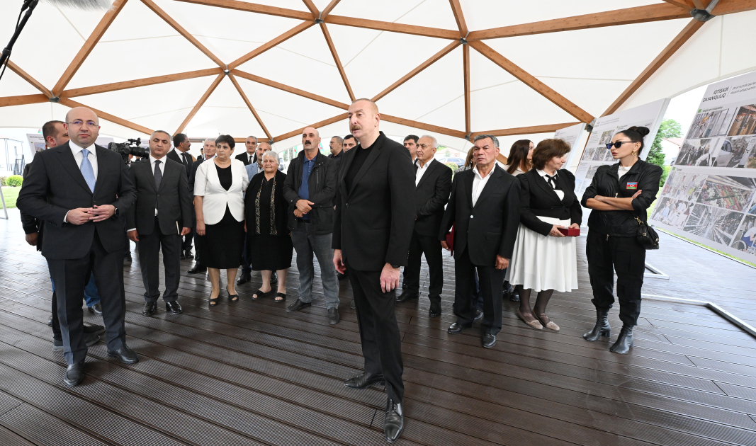 President Ilham Aliyev, First Lady Mehriban Aliyeva meet residents who relocated to Khojaly city (PHOTO/VIDEO)