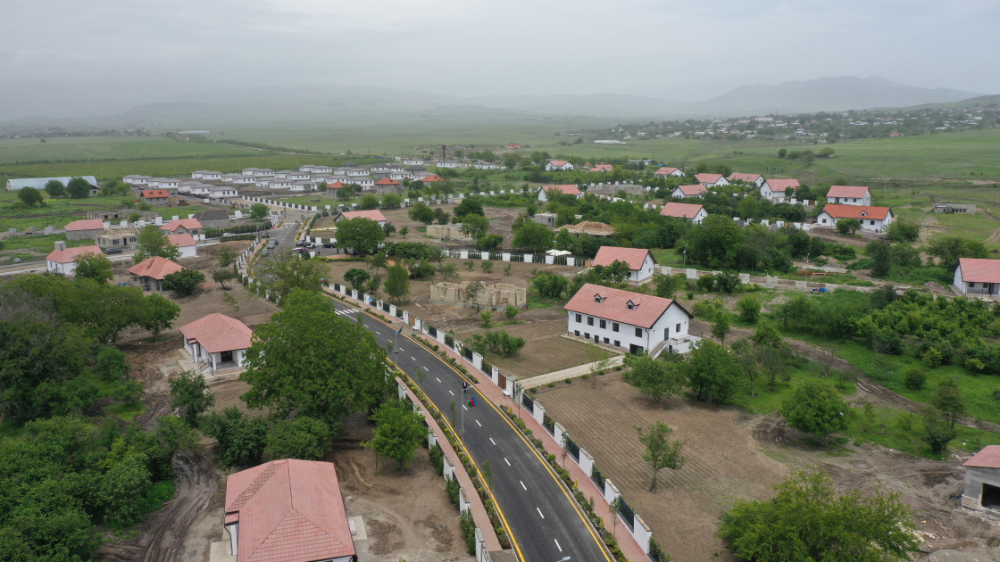President Ilham Aliyev, First Lady Mehriban Aliyeva meet residents who relocated to Khojaly city (PHOTO/VIDEO)