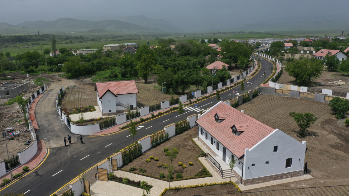 President Ilham Aliyev, First Lady Mehriban Aliyeva meet residents who relocated to Khojaly city (PHOTO/VIDEO)