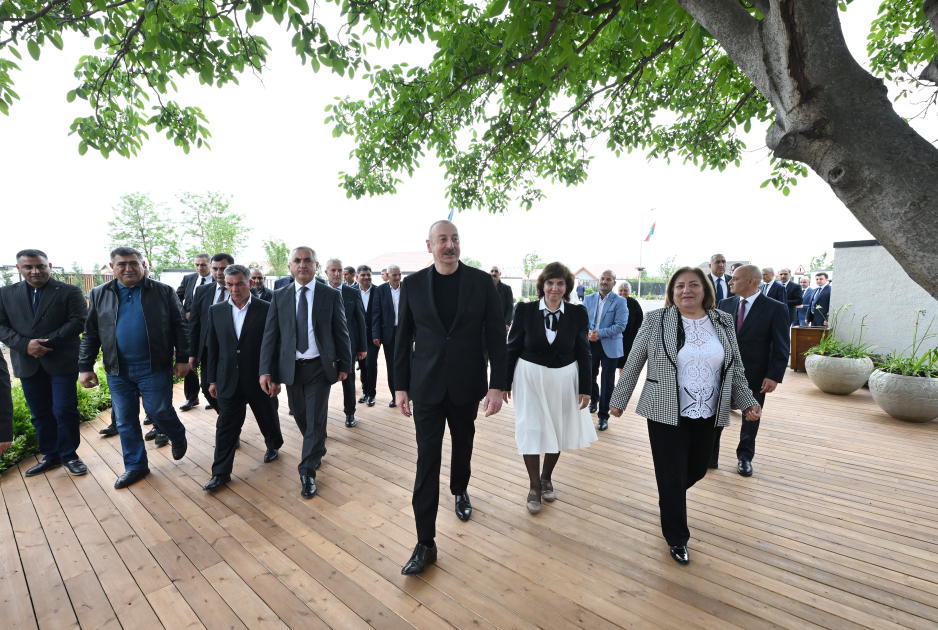 President Ilham Aliyev, First Lady Mehriban Aliyeva meet residents who relocated to Khojaly city (PHOTO/VIDEO)
