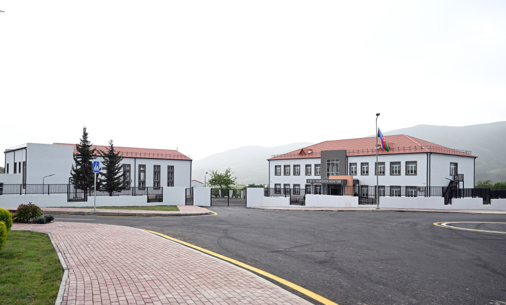 President Ilham Aliyev, First Lady Mehriban Aliyeva meet residents who relocated to Khojaly city (PHOTO/VIDEO)