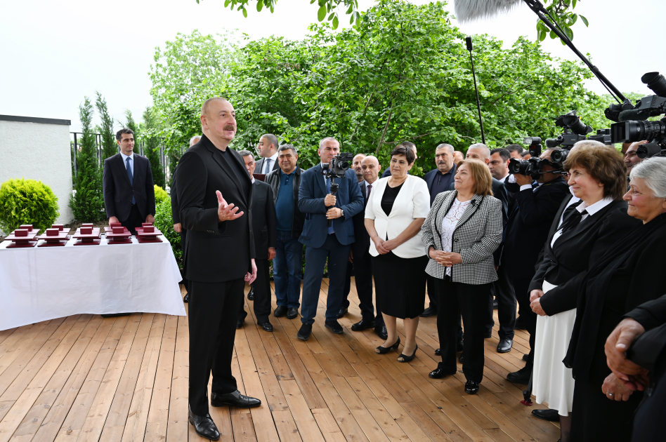President Ilham Aliyev, First Lady Mehriban Aliyeva meet residents who relocated to Khojaly city (PHOTO/VIDEO)